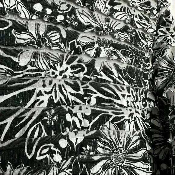 R&M Richards Ruffled Fabric  Blazer Black & White Floral Size 14W - Picture 14 of 16